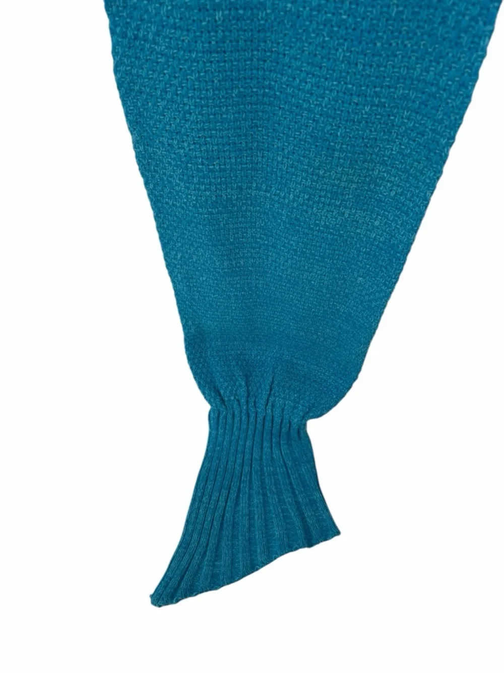 Heartybay‎ Blue Knit Mermaid Sweater Blanket New with Tags